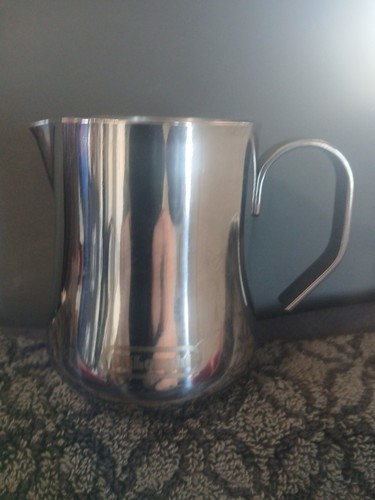 Delonghi 12oz milk - 12oz, frothing